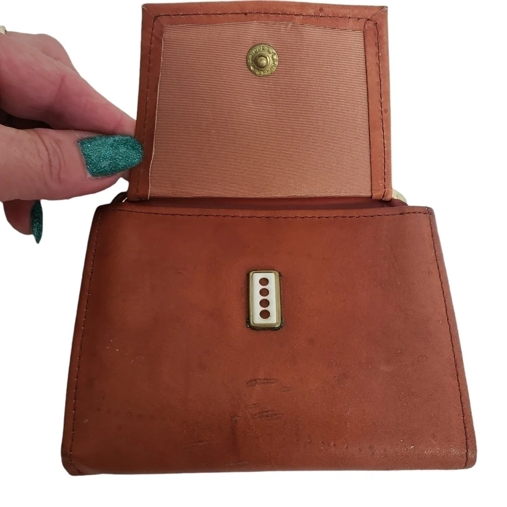 Vintage Amity Leather Wallet Kiss Clasp Coin Bi-Fold Snap Closure Unused